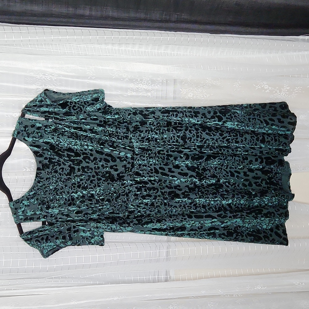 Torrid Hunter Green Leopard Print Velvet Cold Shoulder Skater Dress Sz4xl